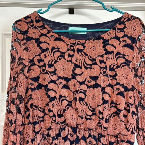 Floral, Lacy, Flare Sleeve Dress - Picture 3 of 4